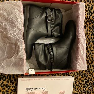 American Eagle Booties Black Leather Size 7